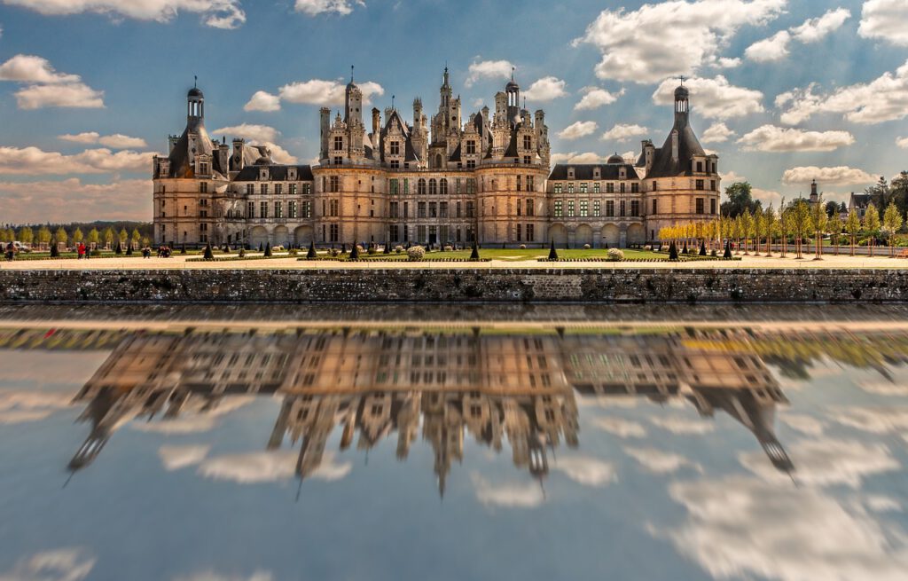 chambord, reflection, chateau-3195956.jpg
